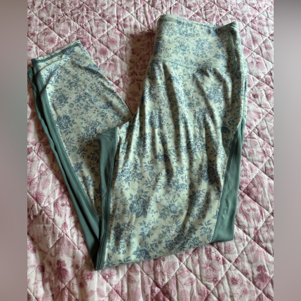 Fair Harbor Leggings - Picture 1 of 6
